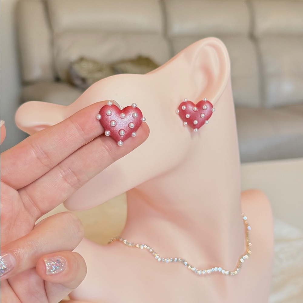 ⚜️ Elegant Red Heart Stud Earrings - Picture 11 of 11